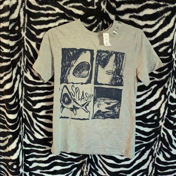 five graphic t-shirts - Picture 6 of 6